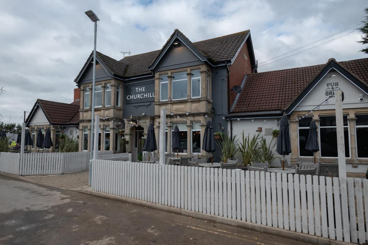 The Churchill By Greene King Inns Royal Wootton Bassett Dış mekan fotoğraf