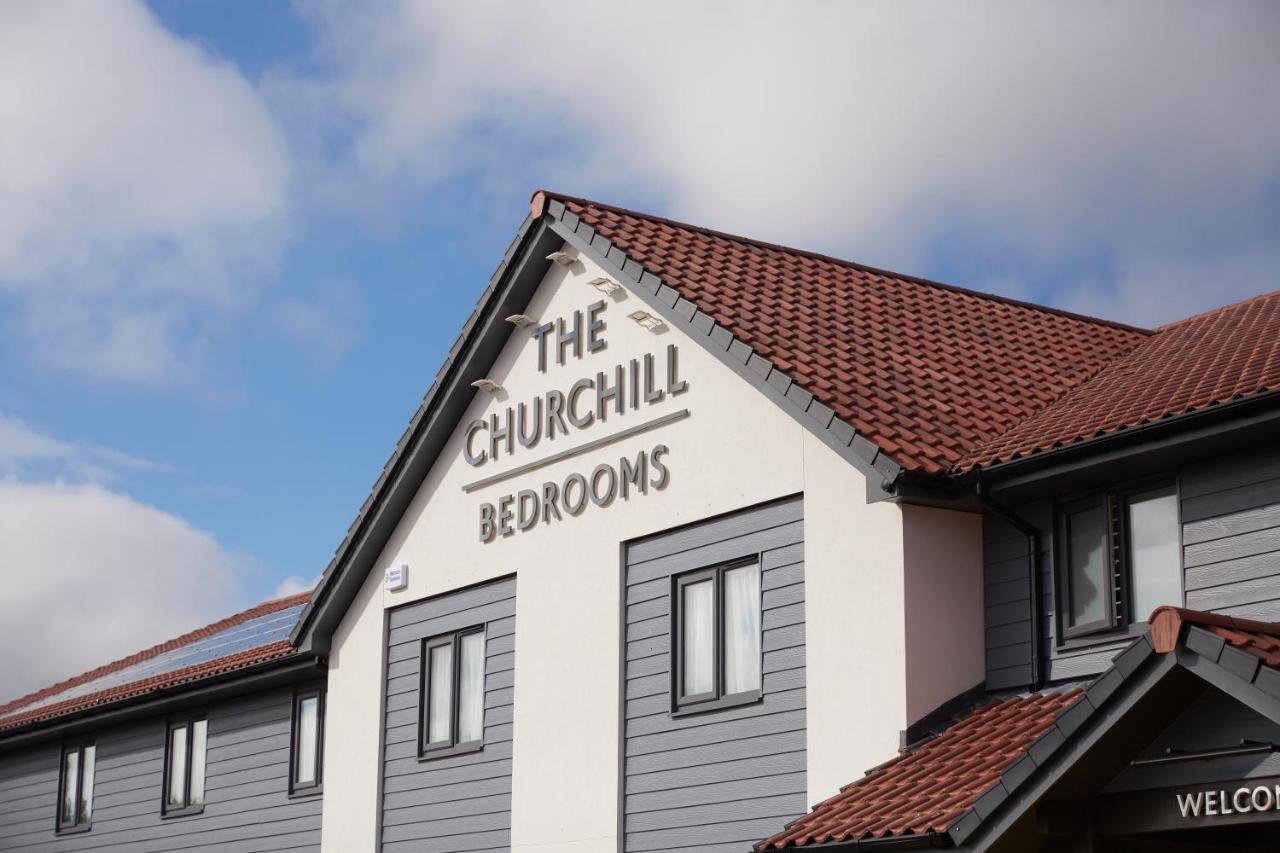 The Churchill By Greene King Inns Royal Wootton Bassett Dış mekan fotoğraf