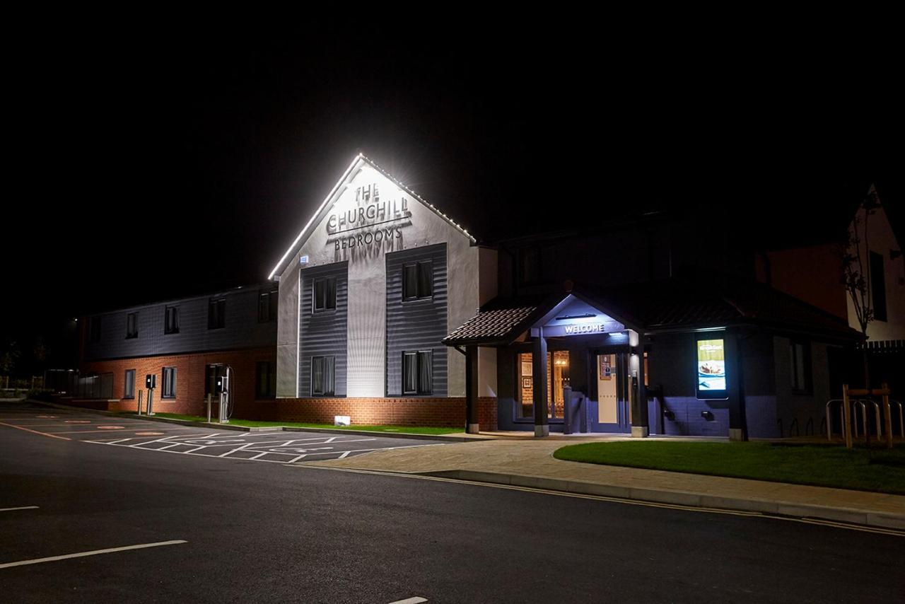 The Churchill By Greene King Inns Royal Wootton Bassett Dış mekan fotoğraf