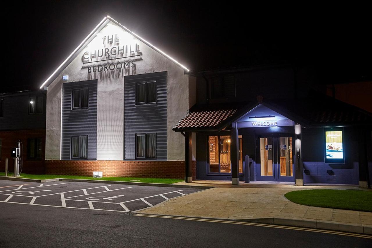 The Churchill By Greene King Inns Royal Wootton Bassett Dış mekan fotoğraf