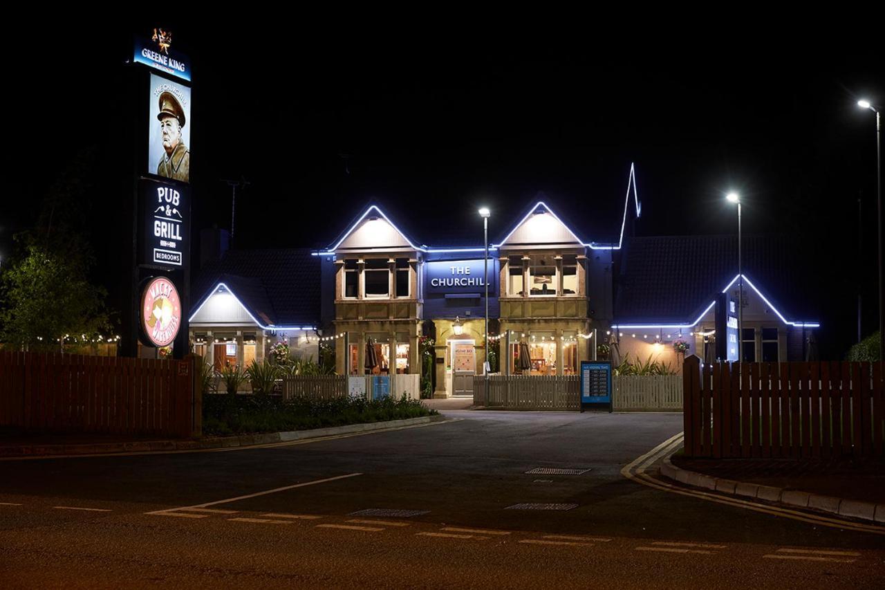 The Churchill By Greene King Inns Royal Wootton Bassett Dış mekan fotoğraf